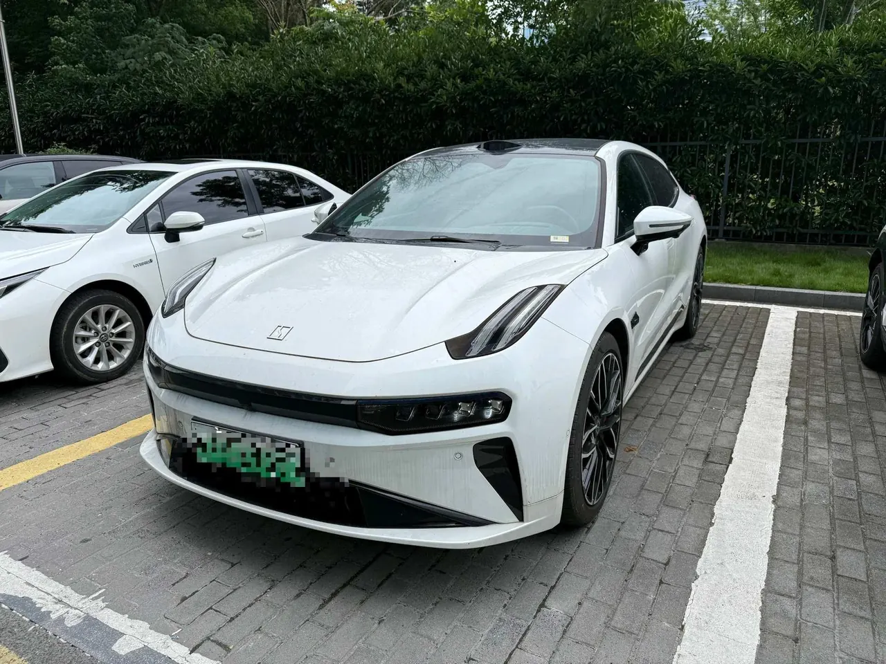 Open image lightbox: Zeekr 2025 Zeekr 001 YOU version 100kWh four-wheel drive automatic gear