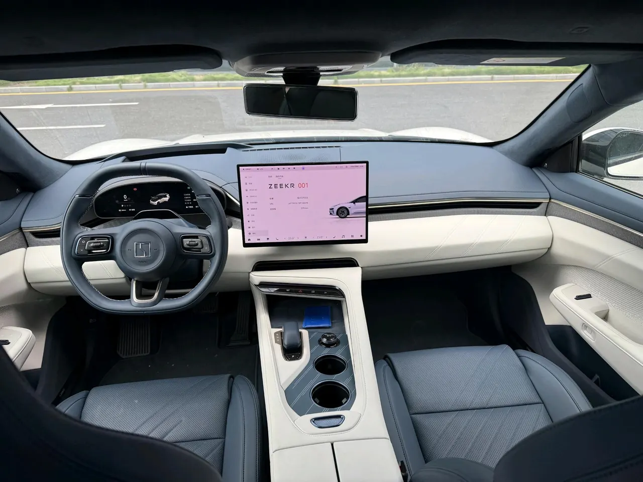 Zeekr 2025 Zeekr 001 YOU version 100kWh four-wheel drive automatic gear 4