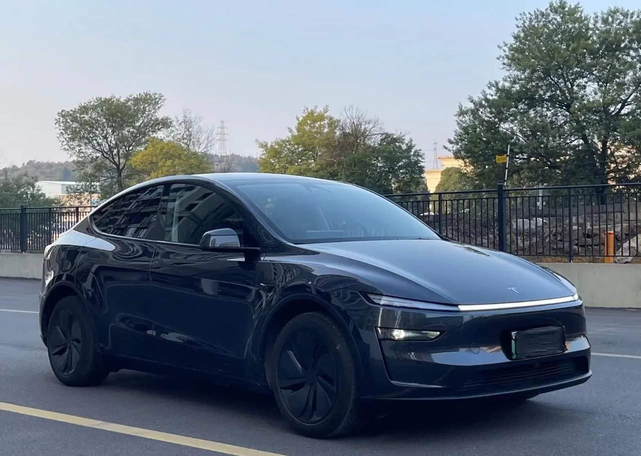 Tesla 2025 Model Y rear-wheel drive version automatic transmission 4