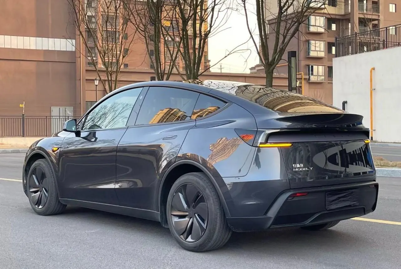 Tesla 2025 Model Y rear-wheel drive version automatic transmission 6