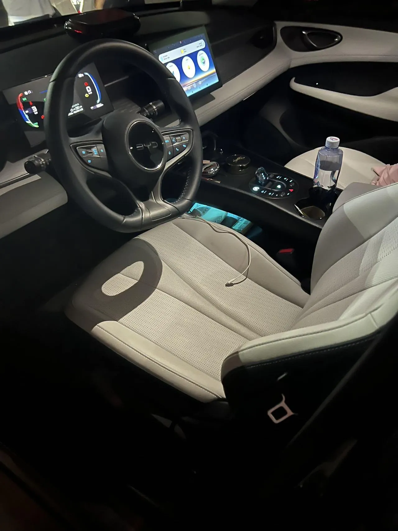 BYD 2025 seals 05 DM-i 1.5 stepless smart driving version 55KM luxury automatic gear 3