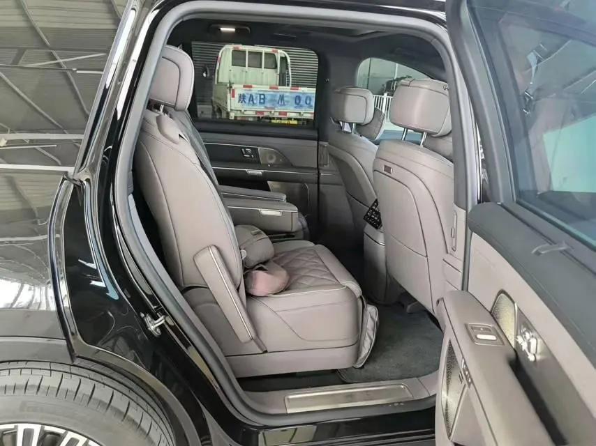 NIO 2026 ES8 6-seat executive deluxe automatic gear 4
