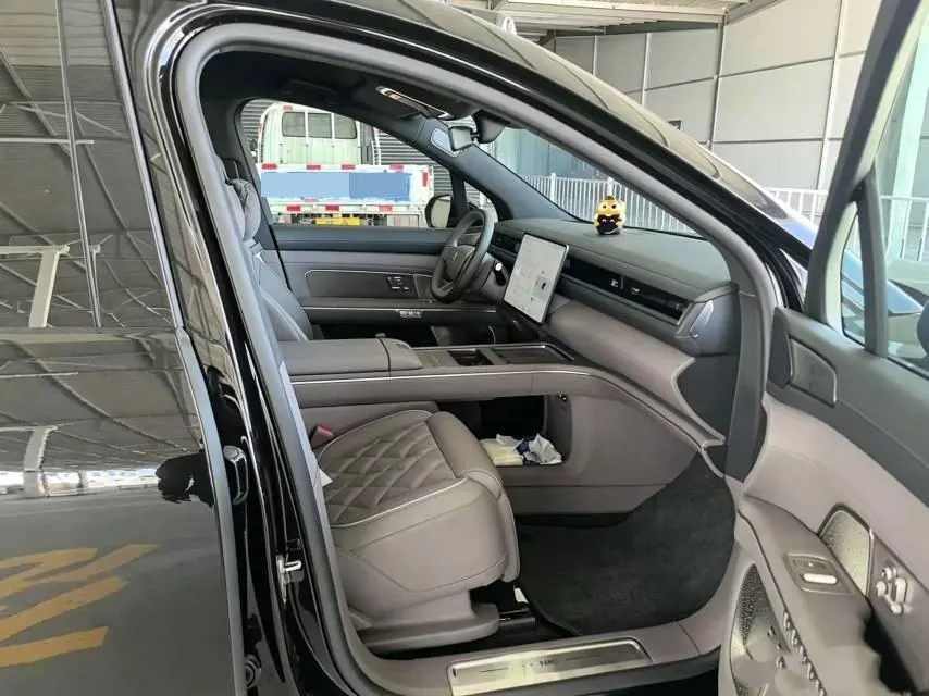 NIO 2026 ES8 6-seat executive deluxe automatic gear 5