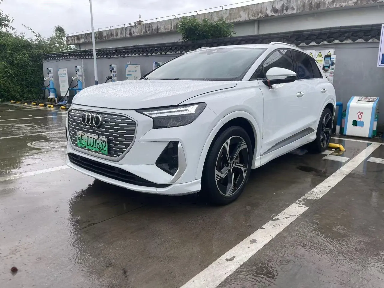 Открыть галерею: Audi 2024 Q4 e-tron 40 Creation Edition Automatic Gear