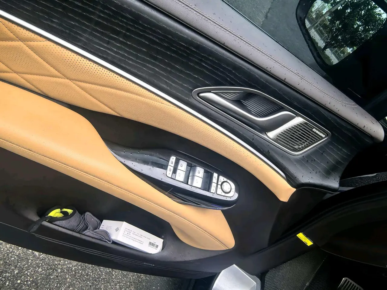 Denza 2025 Denza D9 DM-i 1.5T Stepless Smart Driving Edition 1020 Four-wheel Drive Premium Automatic Gear 4