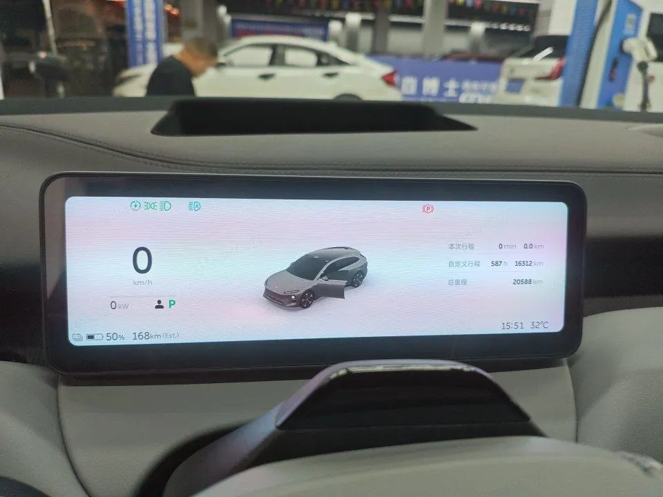 NIO 2025 ET5T 75kWh Touring automatic 6