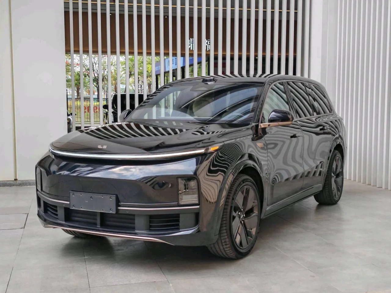 Li 2025 L9 Ultra Smart Refresh Edition Automatic Transmission - View 1