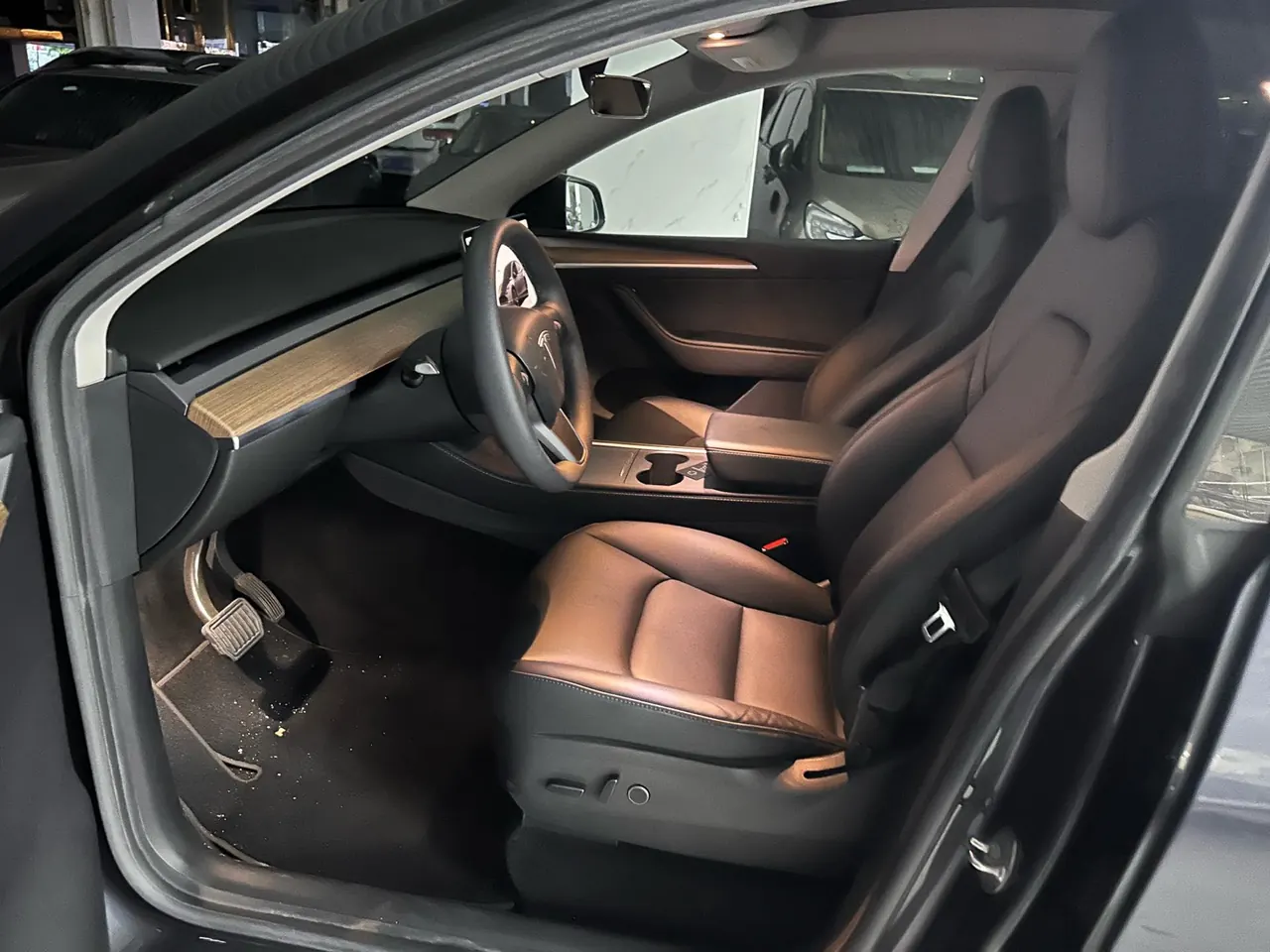 Tesla 2022 Model Y rear-wheel drive version automatic transmission 2