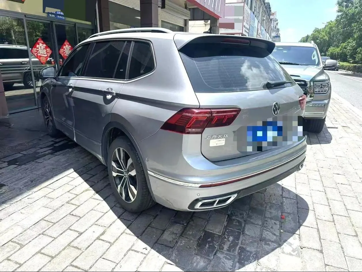 Volkswagen 2022 Tiguan L R-Line 2.0TSI 330TSI Two-Drive R-Line Ultimate Automatic Gear 4