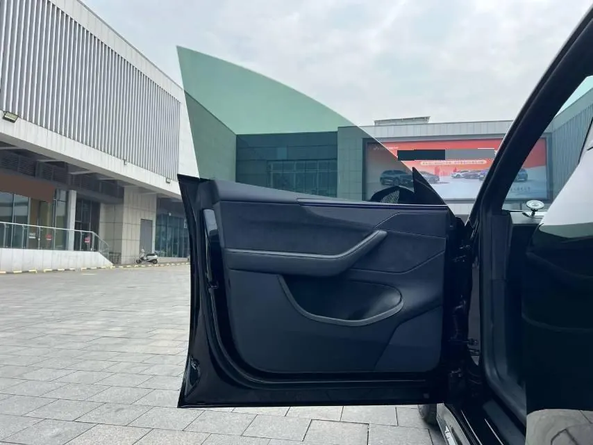 Tesla 2025 Model Y L Long Endurance All-Wheel Drive Automatic Transmission 17