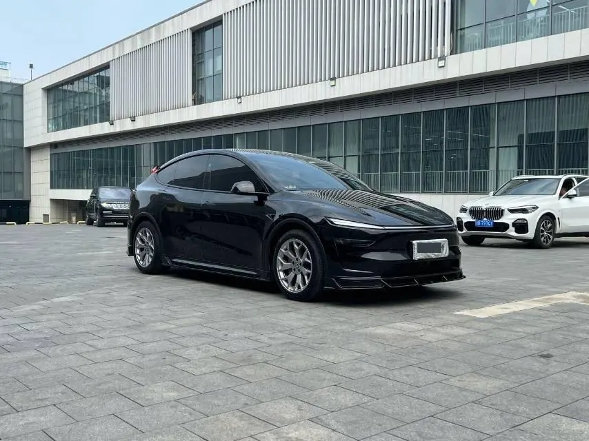 Tesla 2025 Model Y L Long Endurance All-Wheel Drive Automatic Transmission 3