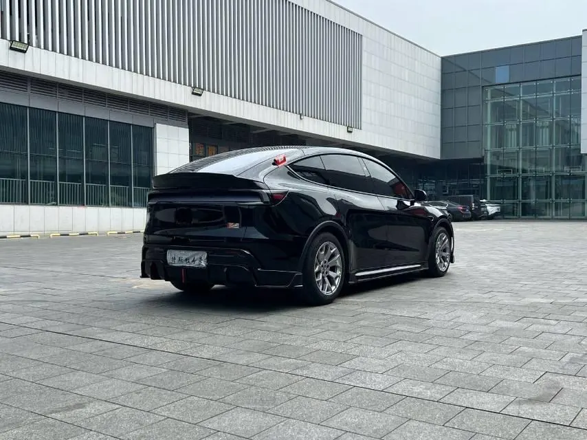 Tesla 2025 Model Y L Long Endurance All-Wheel Drive Automatic Transmission 4