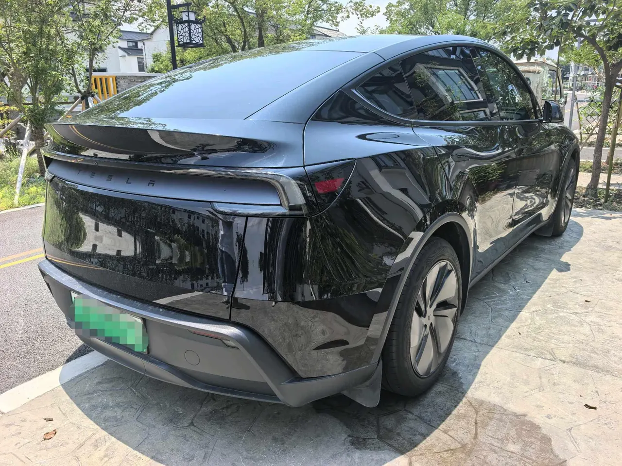 Tesla 2025 Model Y rear-wheel drive version automatic transmission 5