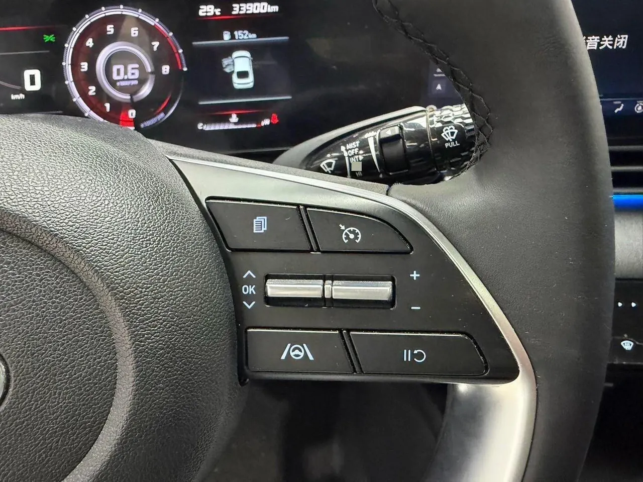 Hyundai 2022 Elantra -3-compartment 1.5 stepless LUX premium automatic gear 12