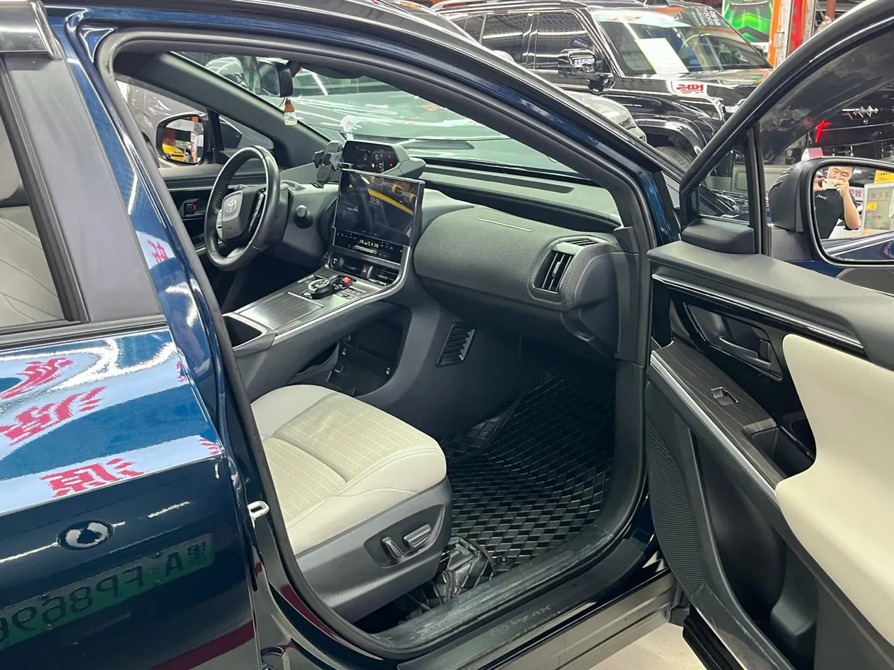 Toyota 2022 bZ4X four-wheel drive high-performance PRO version of automatic gear 16