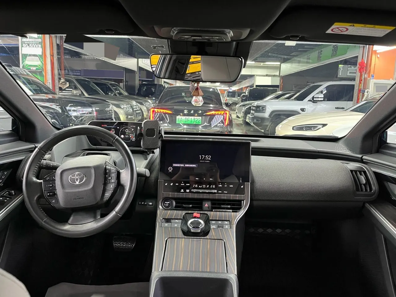 Toyota 2022 bZ4X four-wheel drive high-performance PRO version of automatic gear 9