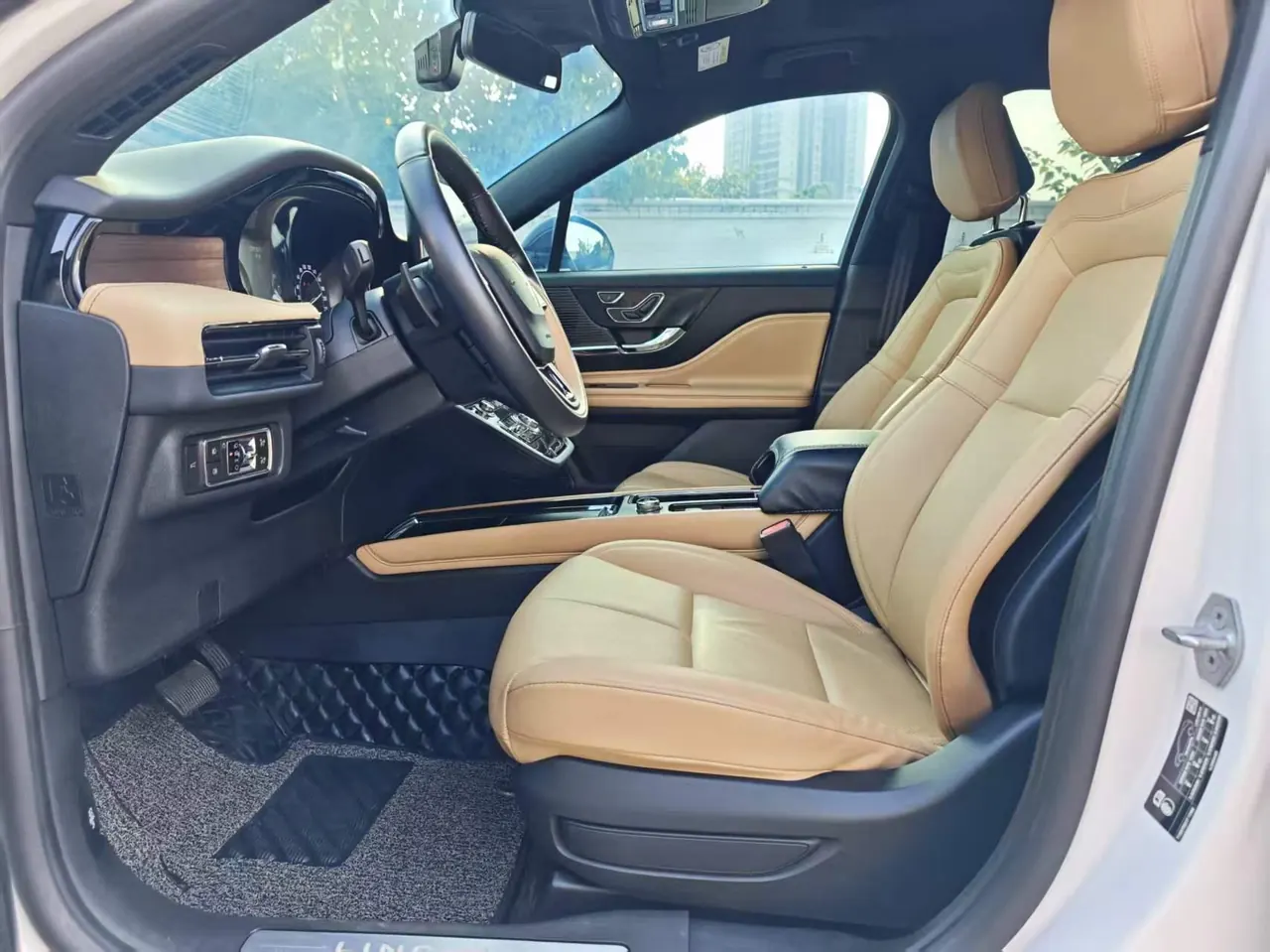 Lincoln 2020 adventurer 2.0T two-wheel drive elegant version of automatic gear 4