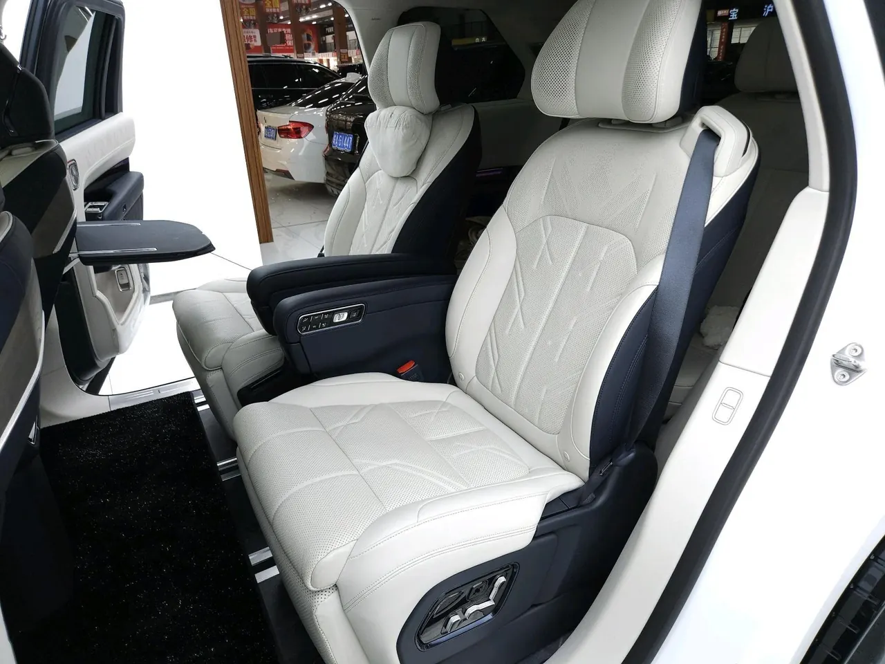 Zeekr 2025 Zeekr 9X 2.0T Ultra Edition 70kWh Automatic Gear 13