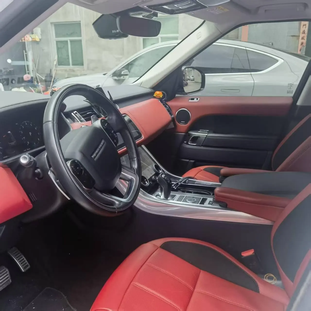 Land Rover Range Rover Sport Edition (Imported) 2021 Range Rover Sport Edition 48V 3.0T L6 Yao Black Edition Automatic Gear 5