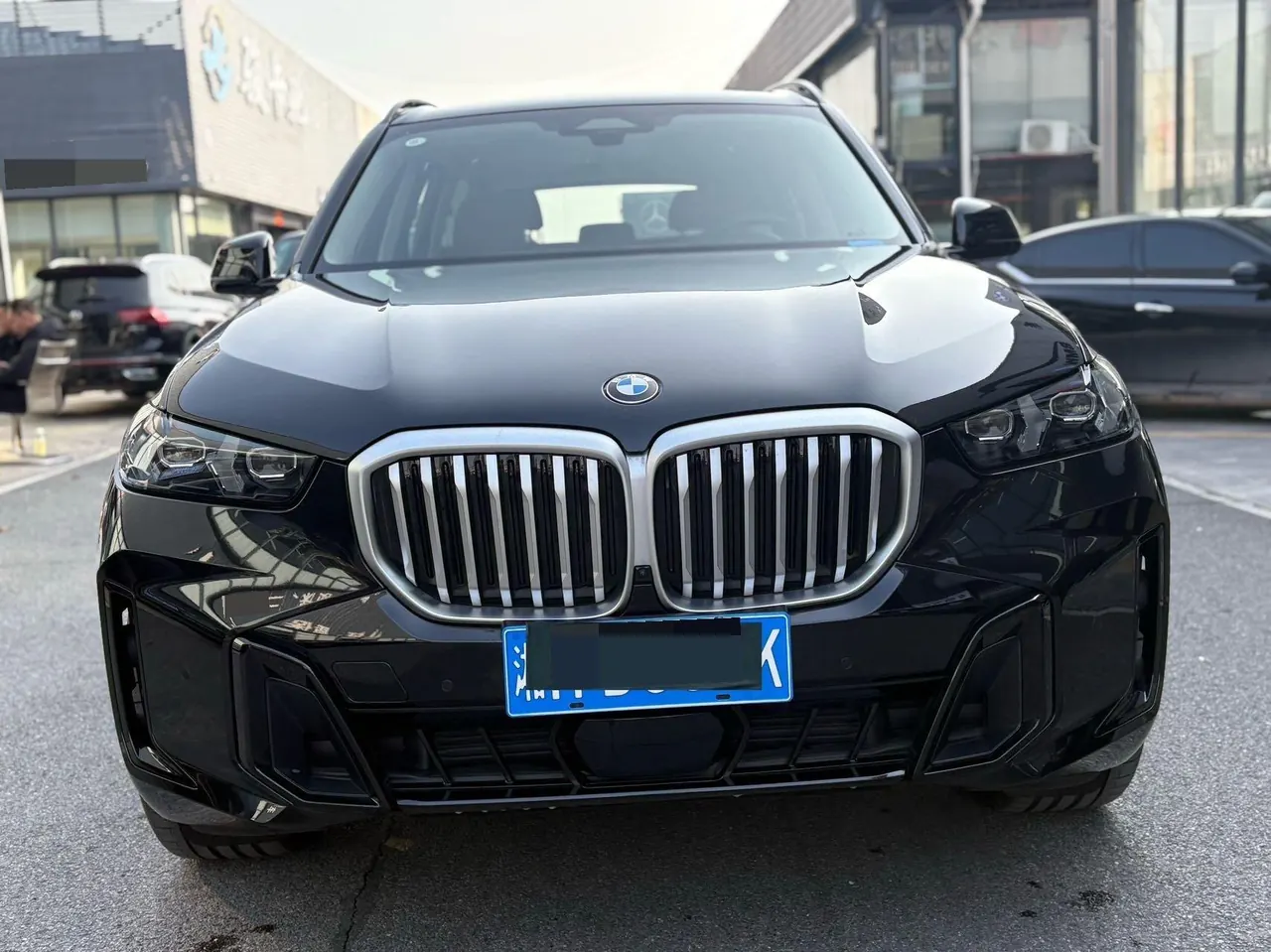 BMW 2023 X5 xDrive30Li 48V 2.0T exclusive m sports obsidian night suit automatic gear 2