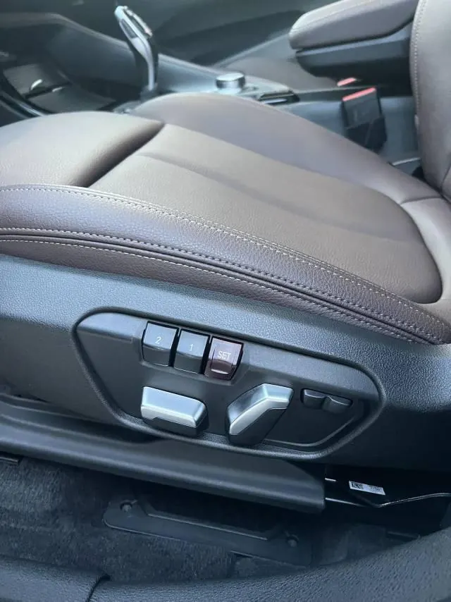 BMW 2022 X1 sDrive20Li 1.5T exclusive automatic gear 12