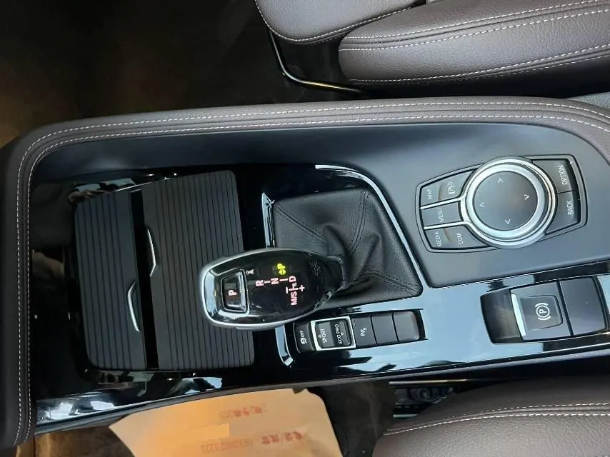 BMW 2022 X1 sDrive20Li 1.5T exclusive automatic gear 14