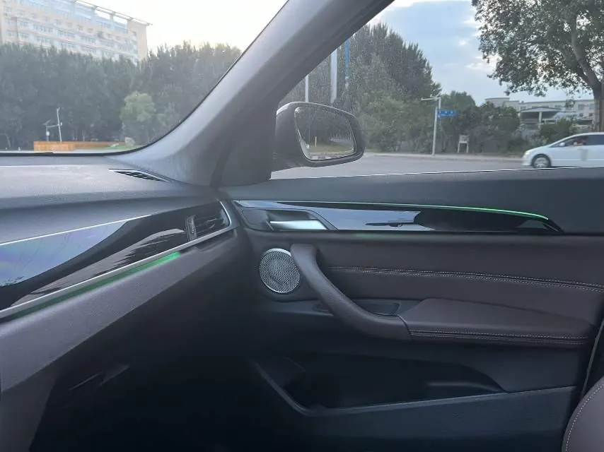 BMW 2022 X1 sDrive20Li 1.5T exclusive automatic gear 17