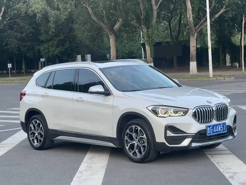 BMW 2022 X1 sDrive20Li 1.5T exclusive automatic gear 2