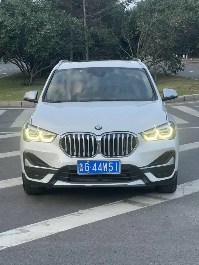 BMW 2022 X1 sDrive20Li 1.5T exclusive automatic gear 3