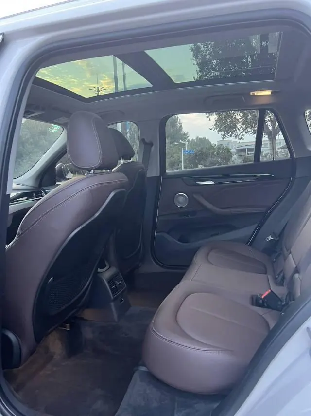 BMW 2022 X1 sDrive20Li 1.5T exclusive automatic gear 8