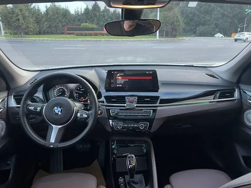 BMW 2022 X1 sDrive20Li 1.5T exclusive automatic gear 9