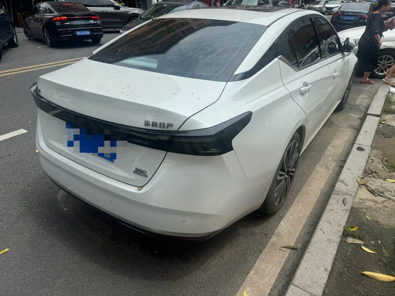 Nissan 2026 Teana 2.0T Stepless Hongmeng Cockpit Flagship Automatic Gear 2