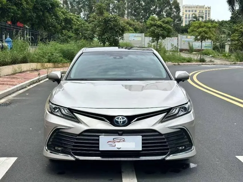 Toyota 2023 Camry Dual Engine 2.5HG Stepless Deluxe Automatic Gear 2
