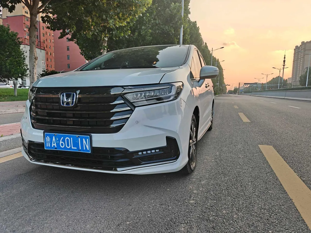 Open image lightbox: Honda 2026 Odyssey Hybrid 2.0 Stepless Sharp and Pleasant Edition Automatic Gear