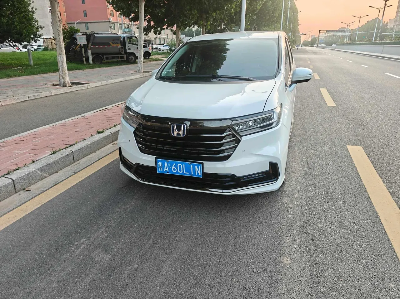 Honda 2026 Odyssey Hybrid 2.0 Stepless Sharp and Pleasant Edition Automatic Gear 2
