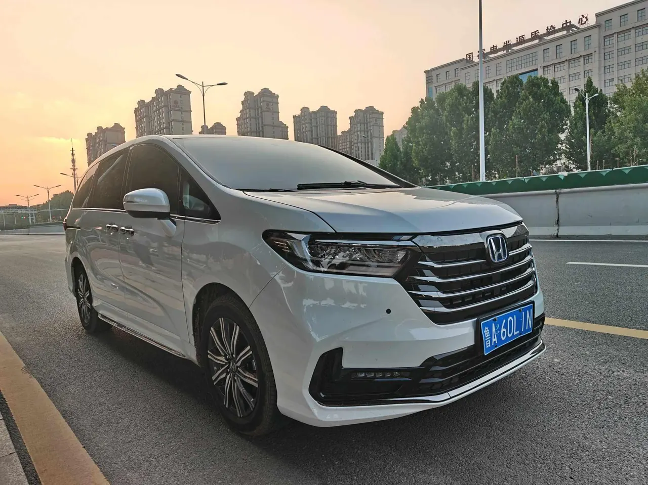Honda 2026 Odyssey Hybrid 2.0 Stepless Sharp and Pleasant Edition Automatic Gear 5