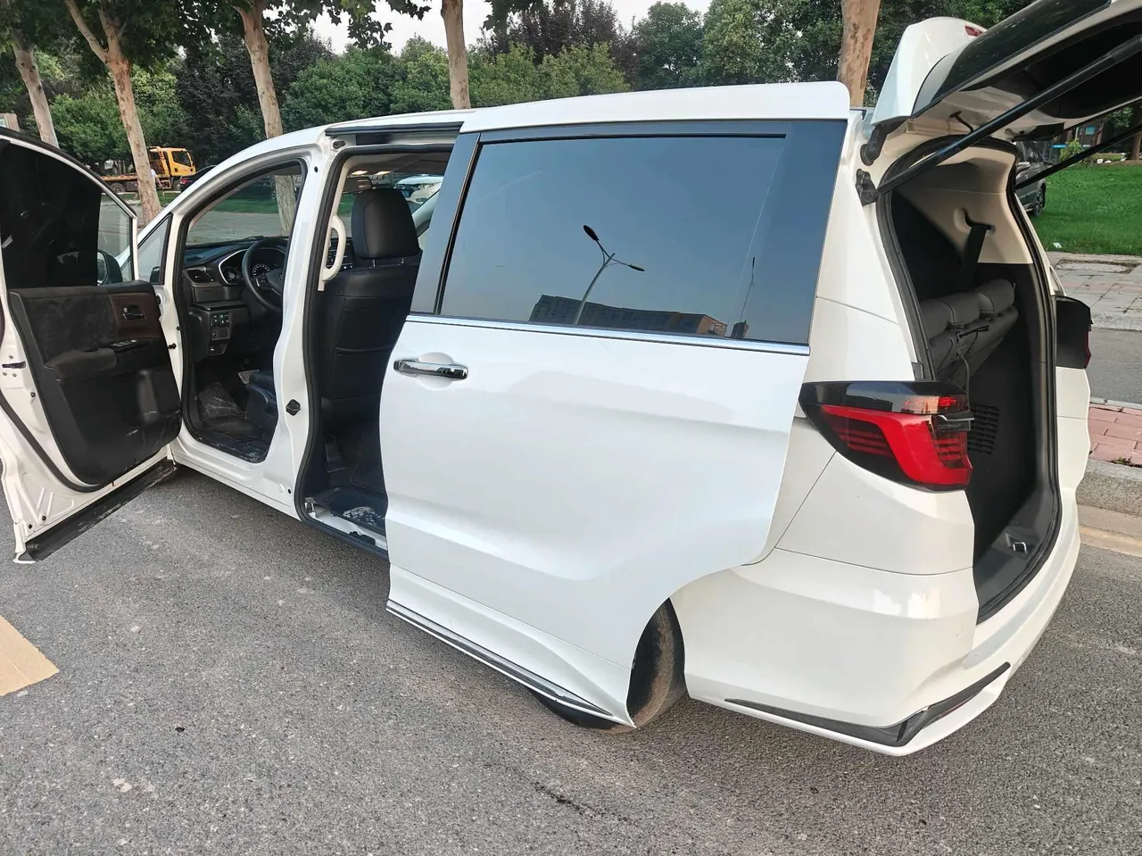 Honda 2026 Odyssey Hybrid 2.0 Stepless Sharp and Pleasant Edition Automatic Gear 6