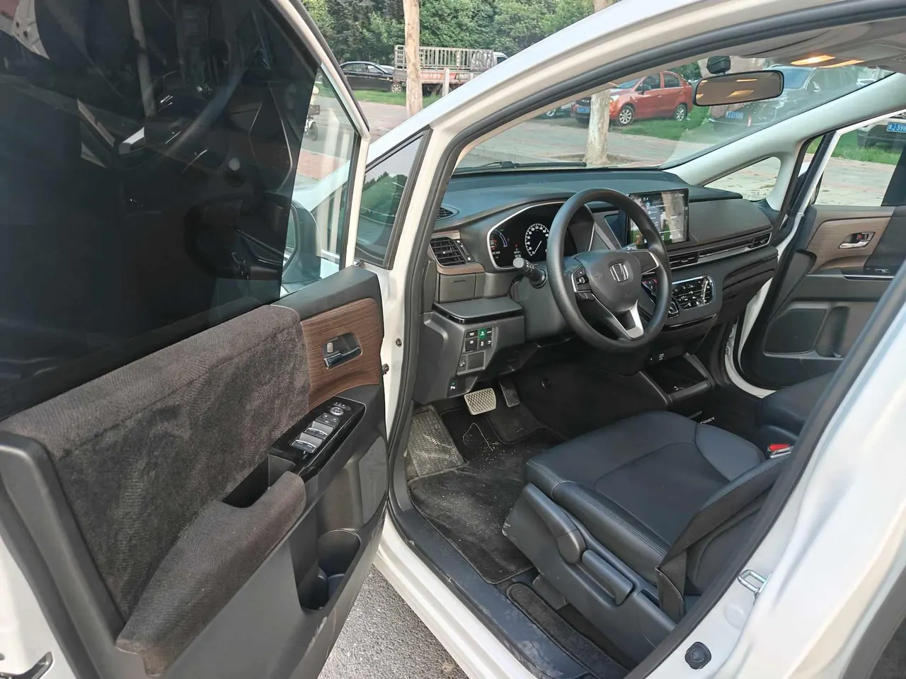 Honda 2026 Odyssey Hybrid 2.0 Stepless Sharp and Pleasant Edition Automatic Gear 8