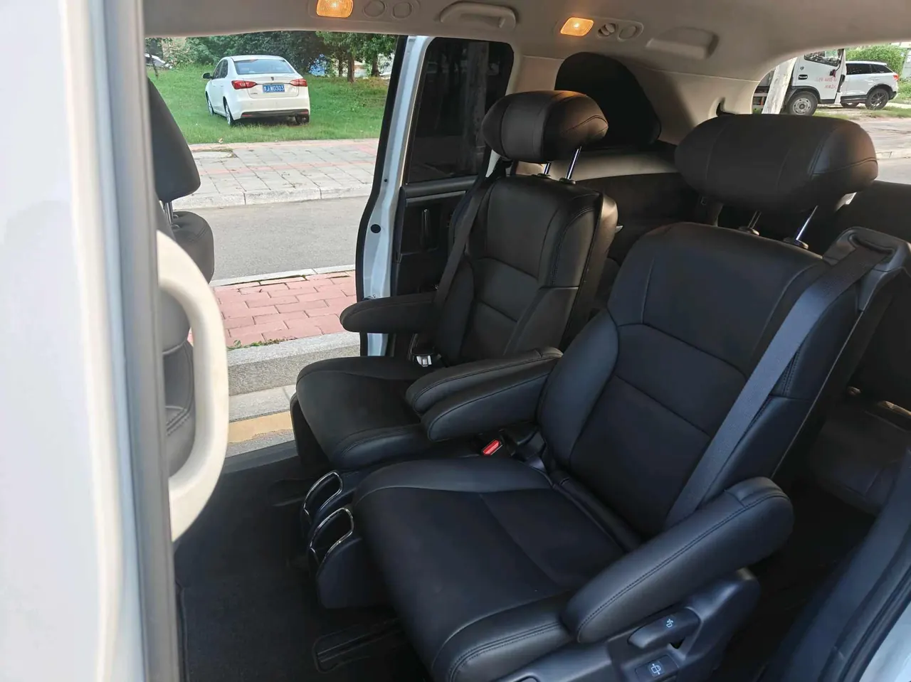 Honda 2026 Odyssey Hybrid 2.0 Stepless Sharp and Pleasant Edition Automatic Gear 9