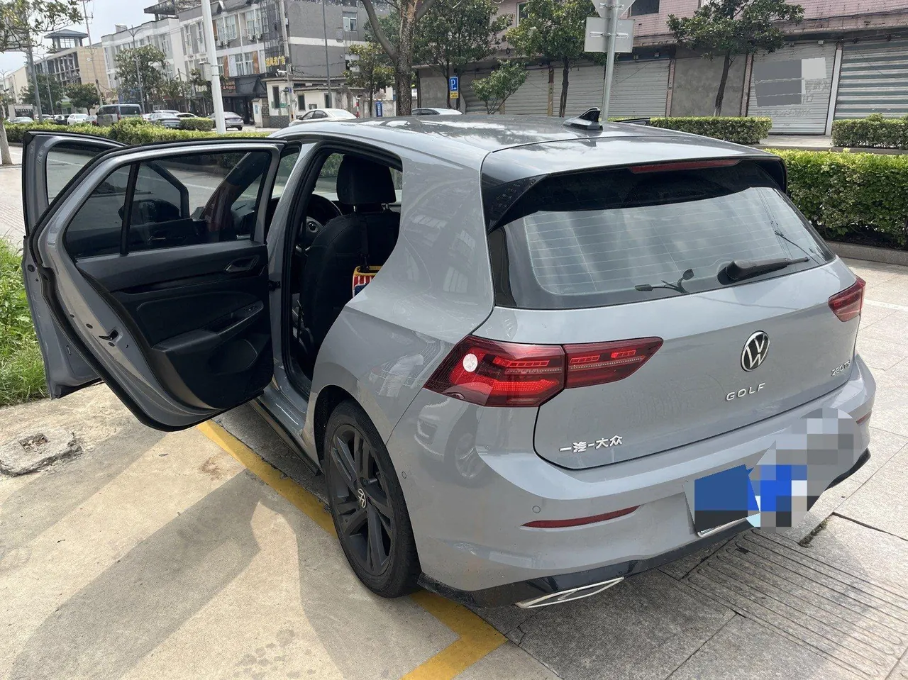 Volkswagen 2021 Golf 8 R-Line 1.4TSI 280TSI Automatic 5
