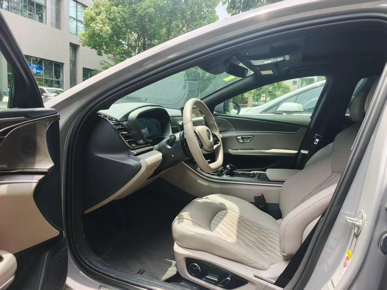 BYD 2025 Han EV 701KM laser Radar smart driving automatic gear 8