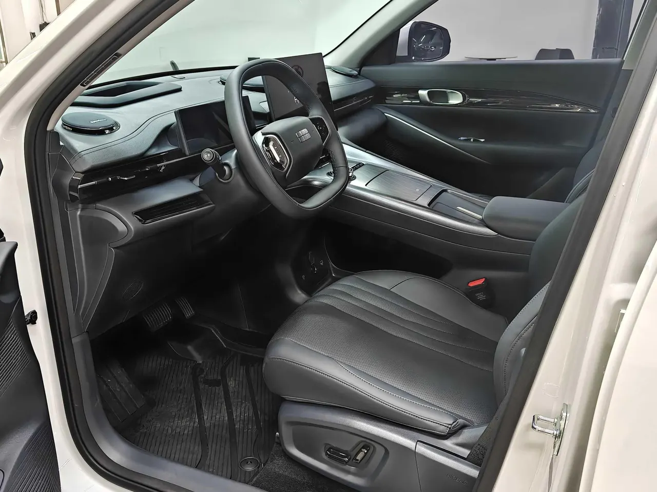 Geely Galaxy 2026 E 5 530km Discovery Edition Automatic Gear 4