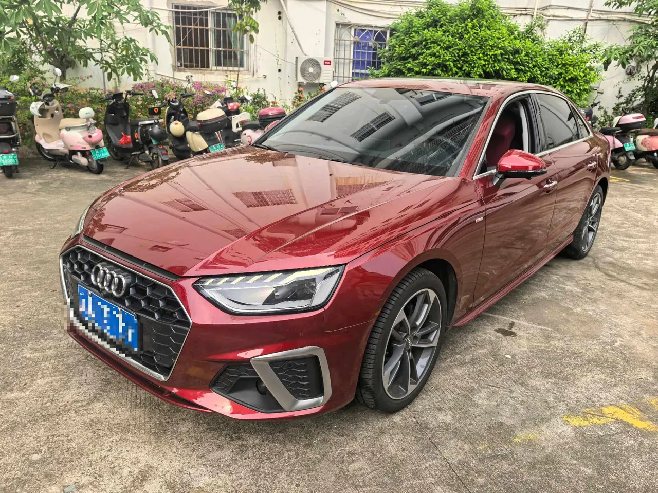 Открыть галерею: Audi 2020 A4L 2.0TFSI 40TFSI Deluxe Dynamic Automatic