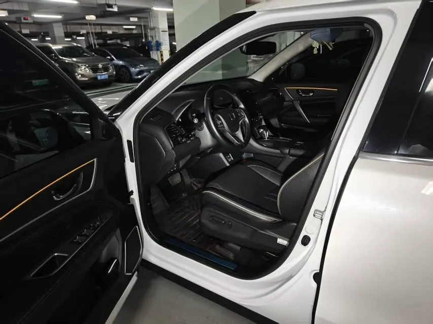 Honda 2020 Crown Road 1.5T Stepless 240TURBO Two-Drive Premium Edition Automatic Gear 3