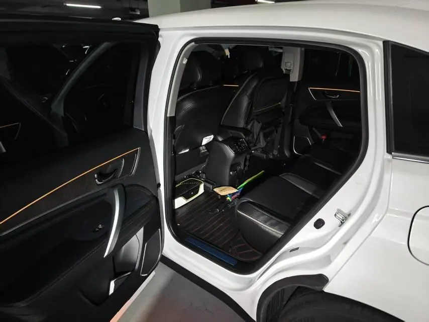 Honda 2020 Crown Road 1.5T Stepless 240TURBO Two-Drive Premium Edition Automatic Gear 4