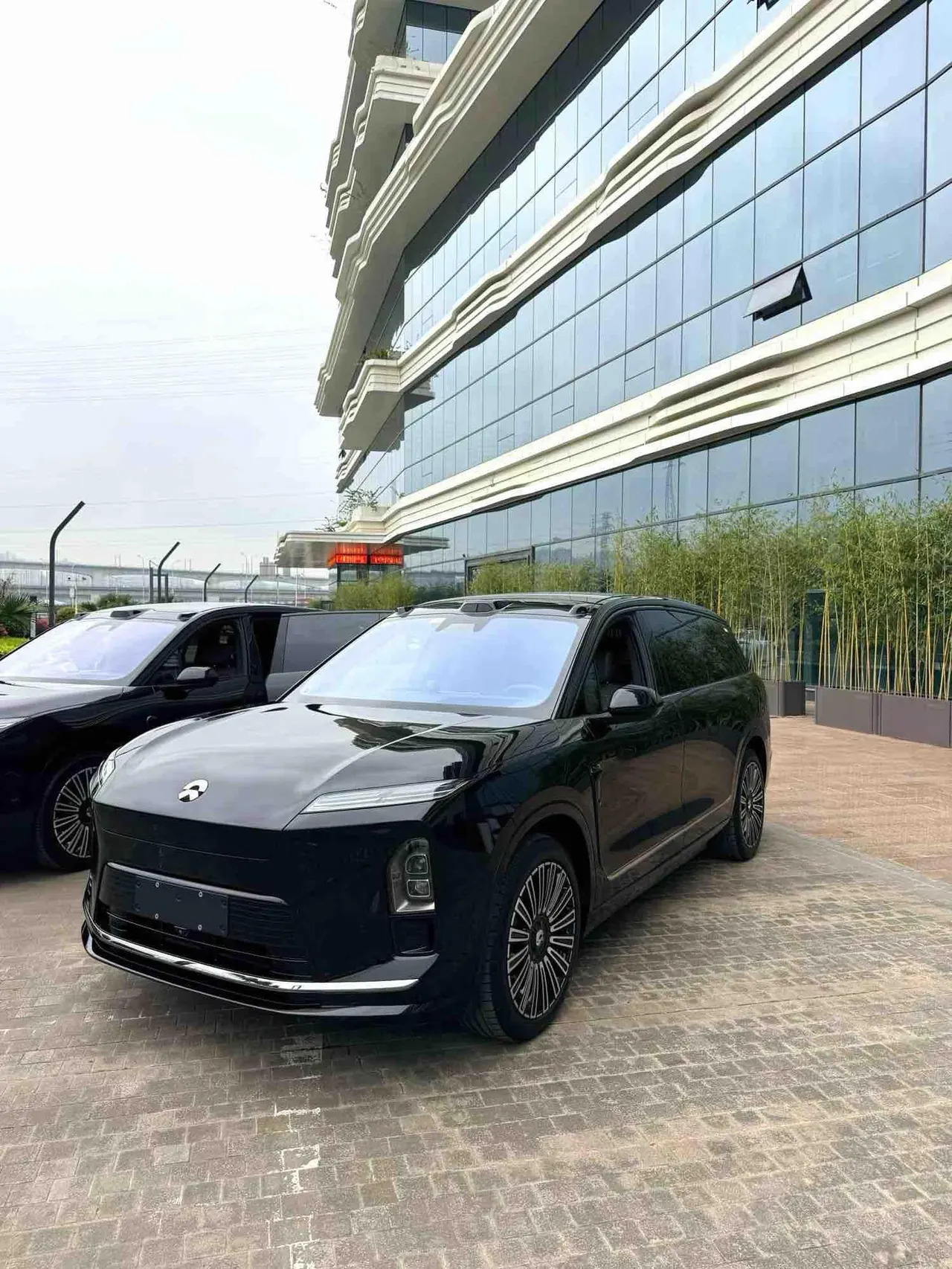 Открыть галерею: NIO 2026 ES8 6-seat executive deluxe automatic gear