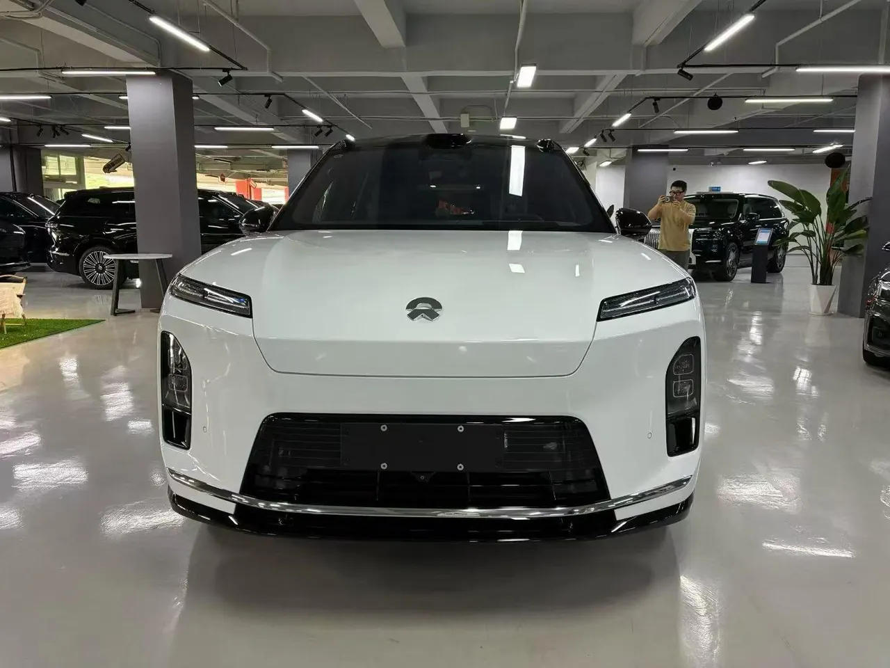 NIO 2026 ES8 6-seat executive deluxe automatic gear 2