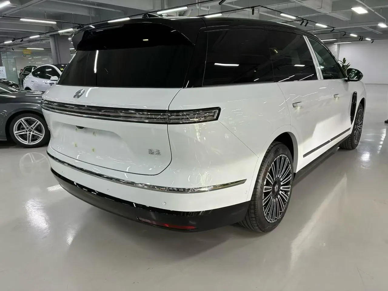 NIO 2026 ES8 6-seat executive deluxe automatic gear 4