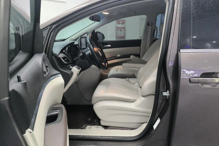 Buick 2023 GL8 Land Business Class 48V 2.0T 652T Comfortable Automatic Gear 5