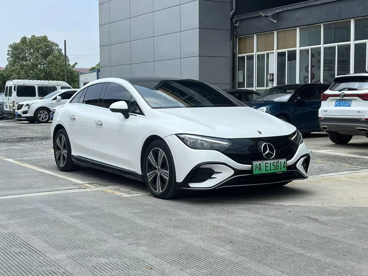 Mercedes Benz 2025 EQE 500 4MATIC EQE 500 4MATIC Pioneer Edition Automatic Gear 2